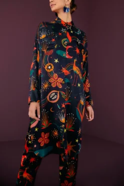 Farm Rio Black Cerrado Sky Lenzing™ Ecovero™ Viscose Shirtdress -Outer Aura 301933 03 scaled