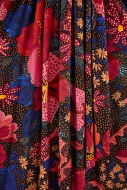 Farm Rio Black Wild Life Lenzing™ Ecovero™ Viscose Maxi Dress 11 Farm Rio Black Wild Life Lenzing™ Ecovero™ Viscose Maxi Dress -Outer Aura 302684 05 scaled