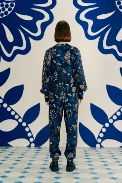 Farm Rio Black Macaw Forest Sweatshirt -Outer Aura 303959 04