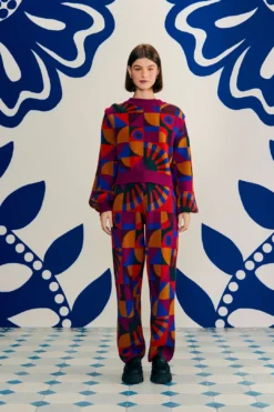 Farm Rio Graphic Toucans Sweater 9 Farm Rio Graphic Toucans Sweater -Outer Aura 303995 02