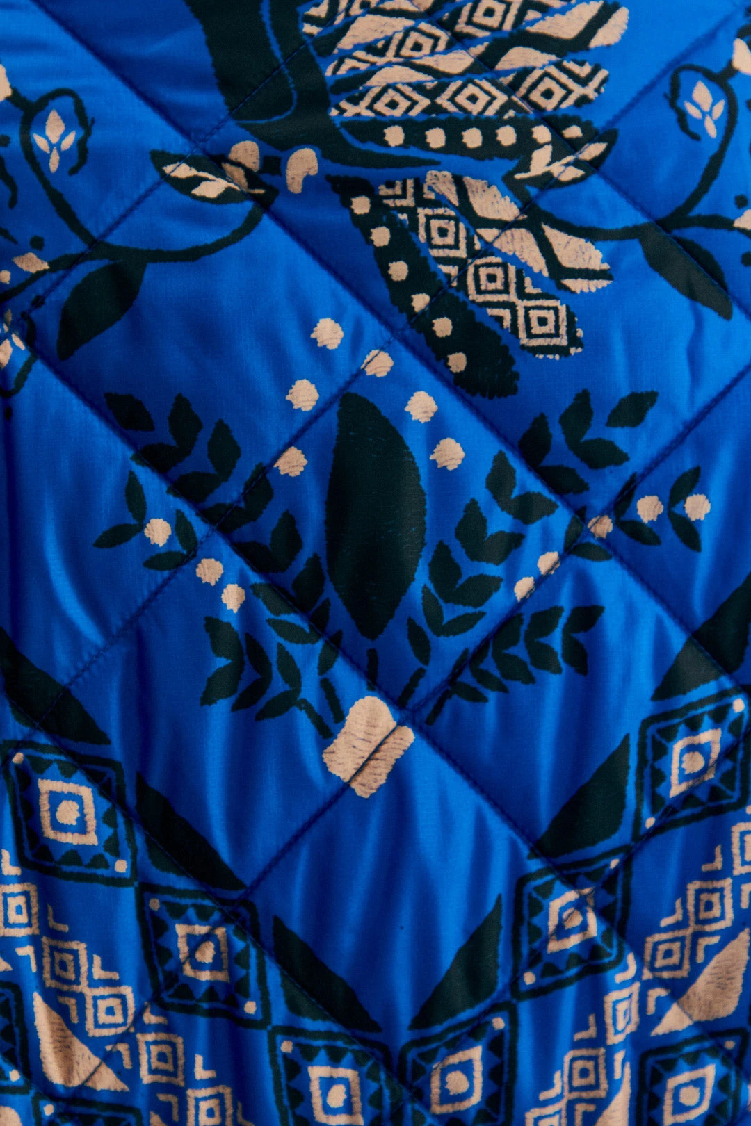 Farm Rio BlackMacaw Forest Reversible Puffer Jacket 5 Farm Rio BlackMacaw Forest Reversible Puffer Jacket - Image 5