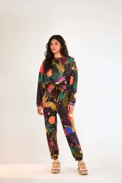 Farm Rio Pop Jungle Smiley® Sweatpants 9 Farm Rio Pop Jungle Smiley® Sweatpants -Outer Aura 305151 04 scaled