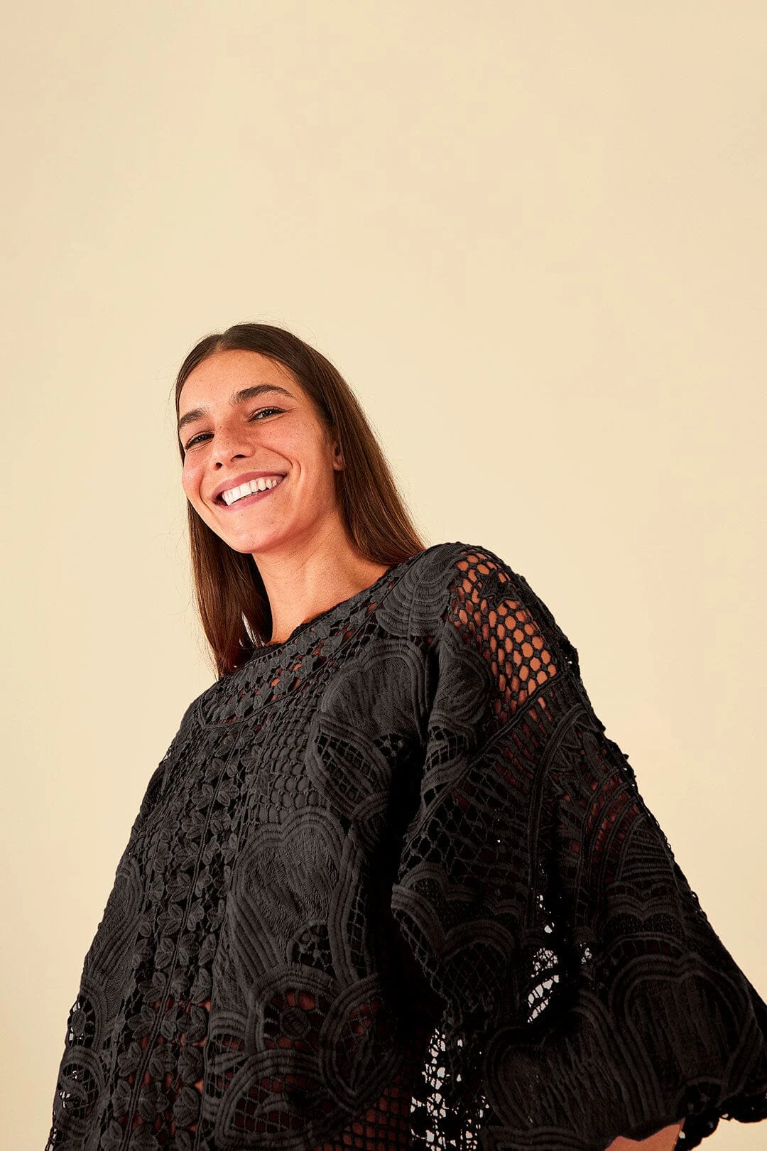 Farm Rio Black Alucina Luz Guipire Crop Top 1 Farm Rio Black Alucina Luz Guipire Crop Top