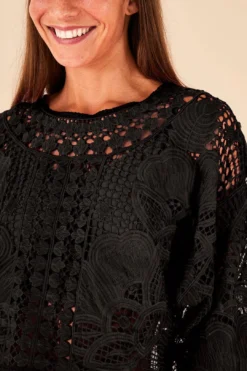 Farm Rio Black Alucina Luz Guipire Crop Top 7 Farm Rio Black Alucina Luz Guipire Crop Top -Outer Aura 314508 03